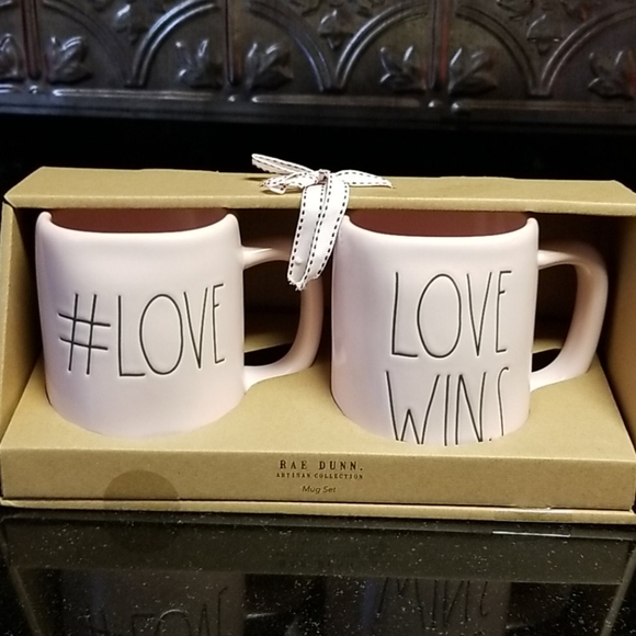 💗Rae Dunn Love Mug Set💗 - Picture 1 of 4